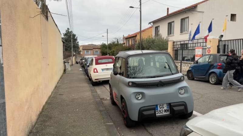 "Avoir en tête qu'on conduit une voiture fragile": malgré les risques, les ventes de voitures sans permis explosent