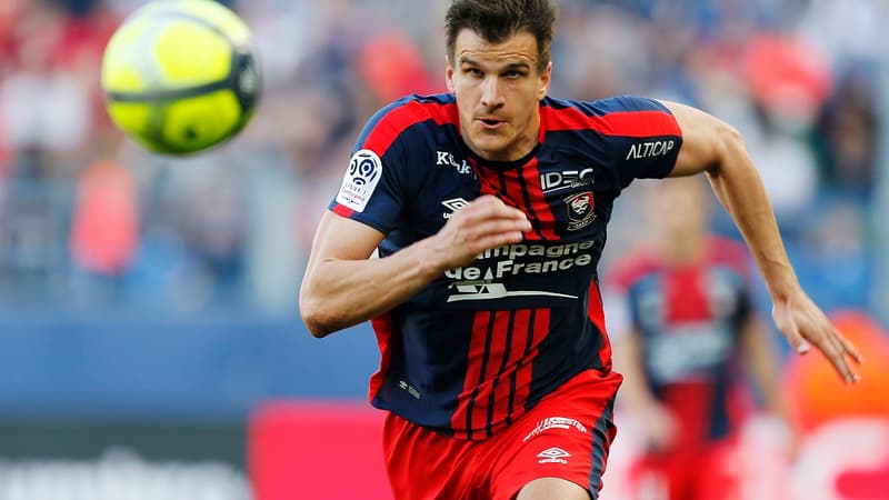 Ivan Santini sous les couleurs de Caen.