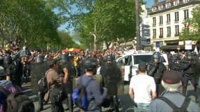 "Cassez-vous !" Un camion de télévision dégradé lors de "la fête à Macron" à Paris