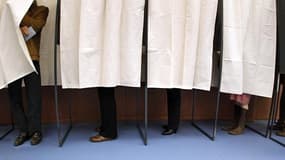 Bureau de vote à Nice. La menace de l'abstention resurgit à l'approche du premier tour de la présidentielle et avec elle la crainte dans les états-majors politiques, particulièrement au Parti socialiste, qu'une démobilisation des électeurs ne pèse dans le