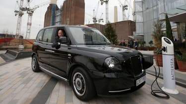Les nouveaux taxis électriques peuvent rouler 80 miles (129 kilomètres) grâce à leur moteur électrique mais ils ont un générateur de réserve leur procurant 600 km d'autonomie.
