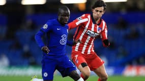 N'Golo Kanté face à Joao Felix