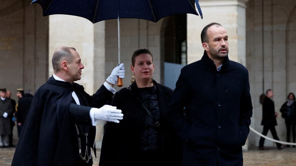 Les insoumis Mathilde Panot et Manuel Bompard à la cérémonie d'hommage aux victimes françaises des attaques du Hamas contre Israël le 7 octobre, aux Invalides, à Paris, le 7 février 2024