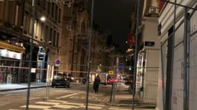 A Lyon, la rue Paul Chenavard a été fermée à la circulation en raison d’un immeuble qui menaçait de s’effondrer.