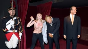 La Femen qui avait poignardé la statue de cire de Vladimir Poutine au musée Grévin a été condamnée à une amende de 1.500 euros.