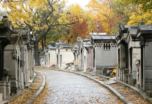Le cimetière du Père-Lachaise est le plus grand cimetière de Paris intra-muros