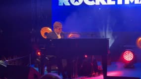 Pour la présentation de "Rocketman", Elton John donne un concert à Cannes