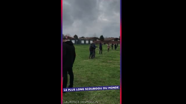 Ils ont battu le record du monde du plus grand scoubidou