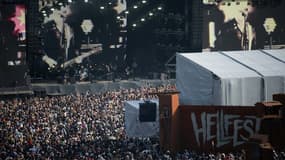 Des participants au Hellfest, le 17 juin 2022 à Clisson, en Loire-Atlantique
