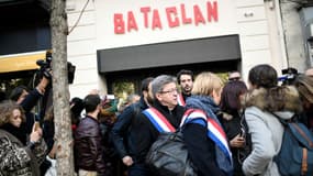 Jean-Luc Mélenchon devant le Bataclan