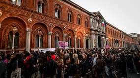 Une manifestation organisée le 22 novembre 2023 à Milan (Italie) après le meurtre d'une Giulia Cecchettin, tuée par son ex-petit ami Filippo Turetta. 