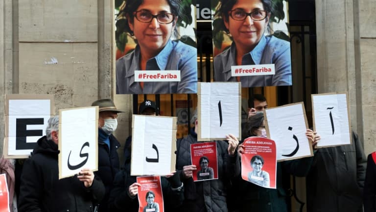 Manifestation de soutien à la chercheuse franco-iranienne Fariba Adelkhah, détenue en Iran, le 13 janvier 2022 à Paris