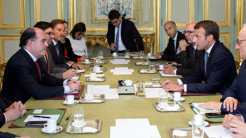 Julio Borges face à Emmanuel Macron. 