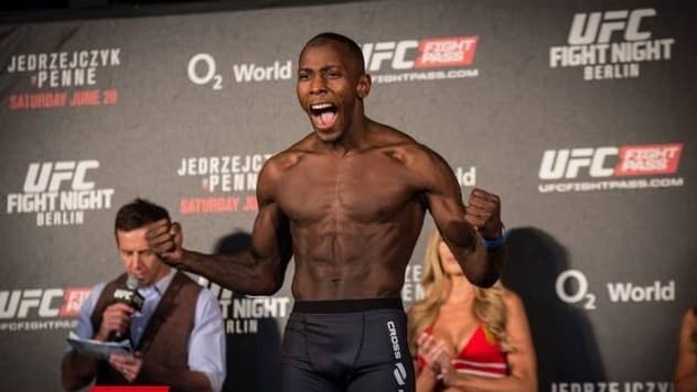 Le Français Taylor Lapilus lors d'une pesée à l'UFC Le Français Taylor Lapilus lors d'une pesée à l'UFC
