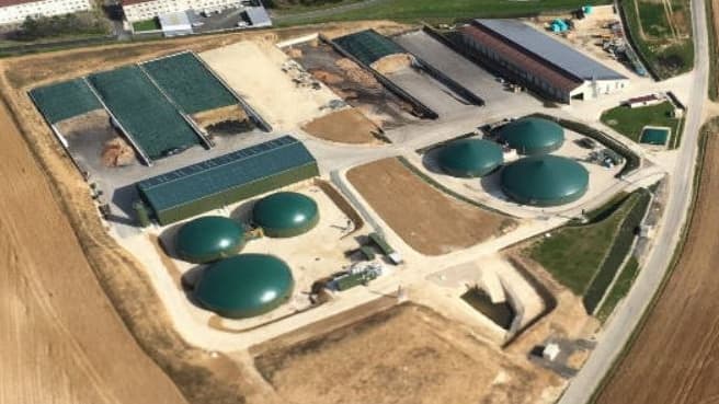 Le site "Létang Biométhane" inauguré le 23 juin 2018 à Sourdun (Seine-et-Marne) traite des intrants agricoles pour produire 13 GWh de gaz naturel l'an, l’équivalent de la consommation de 1124 foyers.