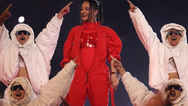 Rihanna, lors de la mi-temps du Superbowl, le 12 février 2023 à Glendale, dans l'Arizona, aux États-Unis