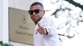 Kylian Mbappé lors de son arrivée à Clairefontaine avant les quarts de Ligue des nations, le 17 mars 2025