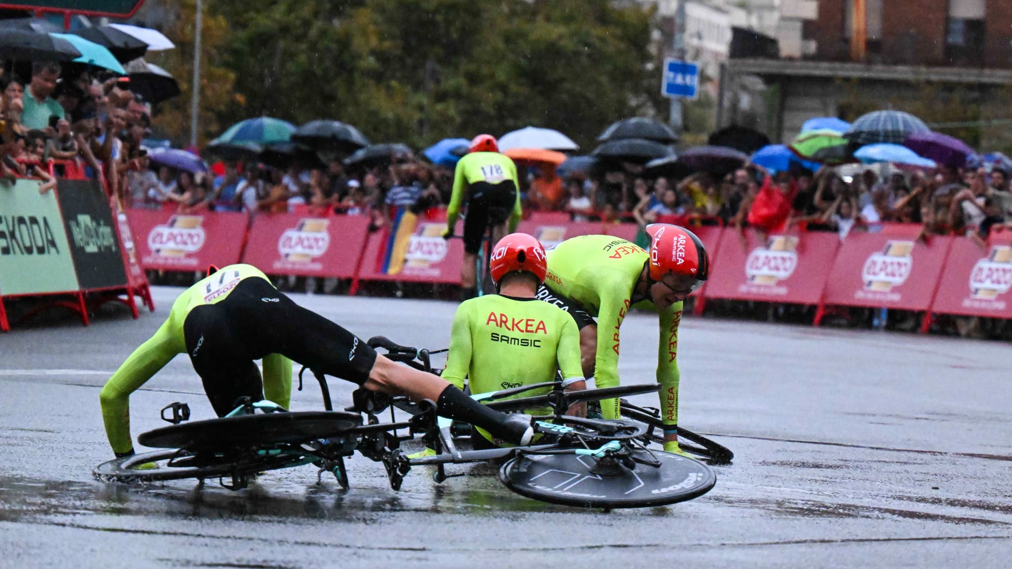 Tour d'Espagne Face aux conditions dantesques, la Vuelta s'adapte