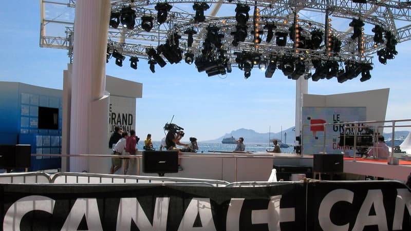 Le plateau du "Grand journal" au festival de Cannes