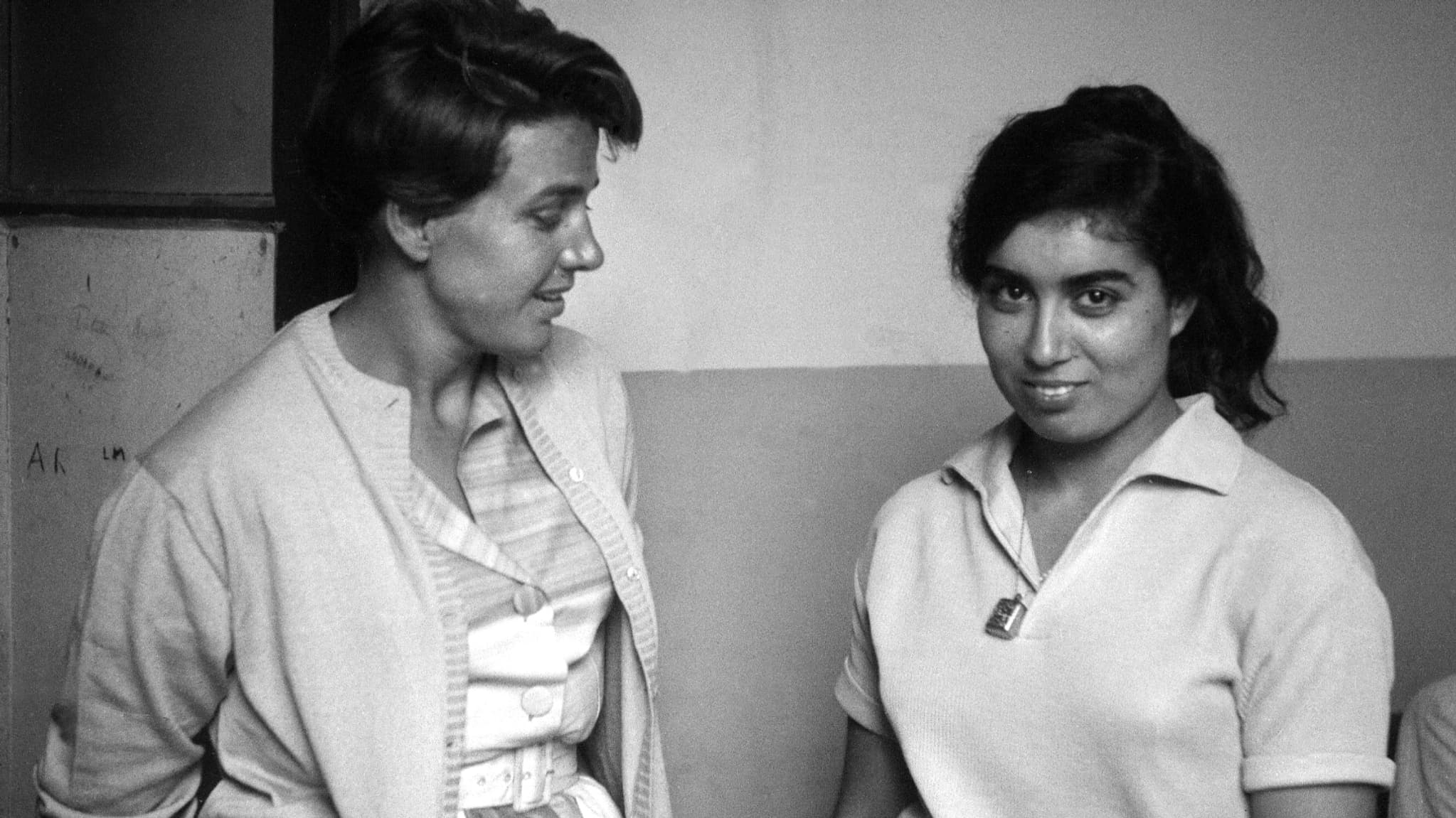 Gisèle Halimi et Djamila Boupacha, en avril 1962 à la maison centrale de Rennes, après l'amnistie de cette dernière. Gisèle Halimi et Djamila Boupacha, en avril 1962 à la maison centrale de Rennes, après l'amnistie de cette dernière.