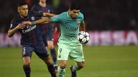 Marquinhos au duel avec Luis Suarez 