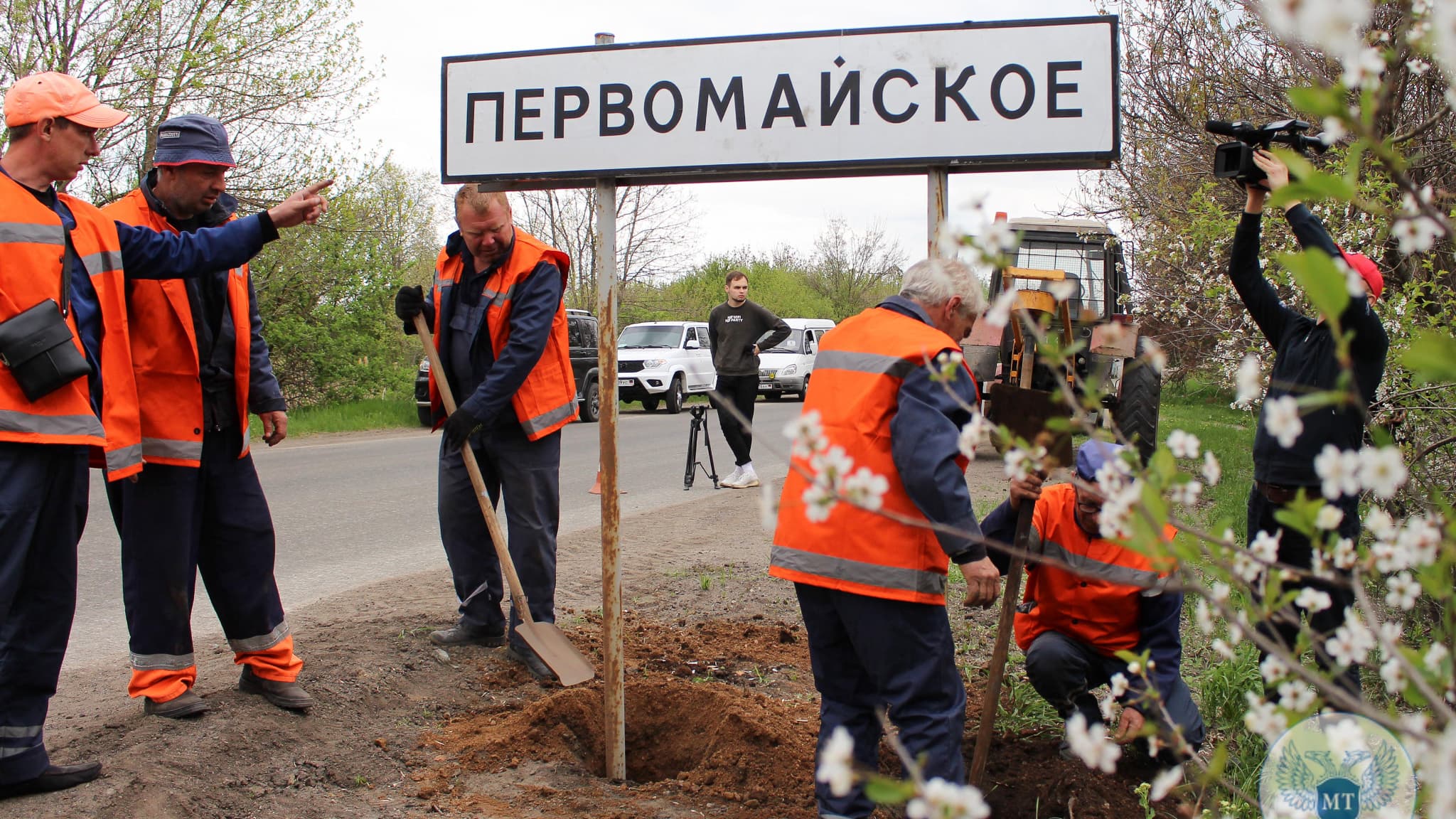 Les panneaux en ukrainien près de Marioupol ont été remplacés par des panneaux en russe