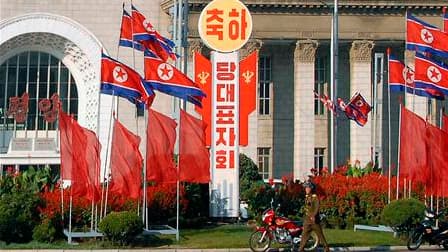 Dans une rue de Pyongyang, dimanche. A quelques heures de l'ouverture de la conférence du parti unique en Corée du Nord, Kim Jong-un, fils du dirigeant nord-coréen Kim Jong-il, a été promu au rang de général, ce qui le conforte dans son statut présumé de