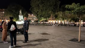 La place Garibaldi à Nice a été évacuée ce jeudi soir après la découverte d'une valise abandonnée depuis une heure sur un banc.