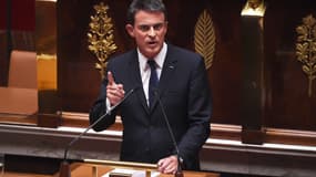"La France doit rester, aux yeux du monde, ce phare qui ne vacille pas au coeur de la tempête", a lancé Manuel Valls lors du débat à l'Assemblée nationale sur l'accueil des réfugiés.