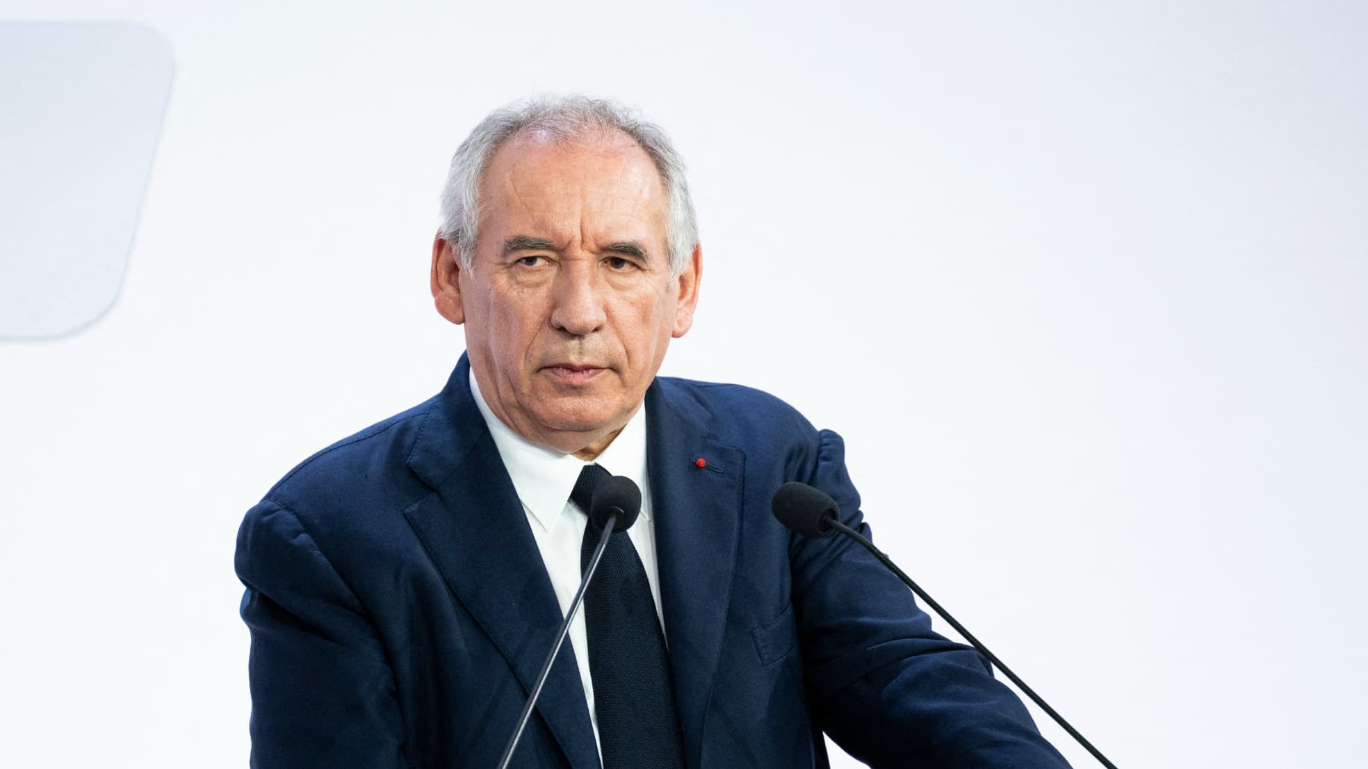 FRANÇOIS BAYROU VA RECEVOIR LES CHEFS DE PARTI ET PRÉSIDENTS DE GROUPE DÈS LUNDI, UNE SEMAINE AVANT LE VOTE DE CONFIANCE