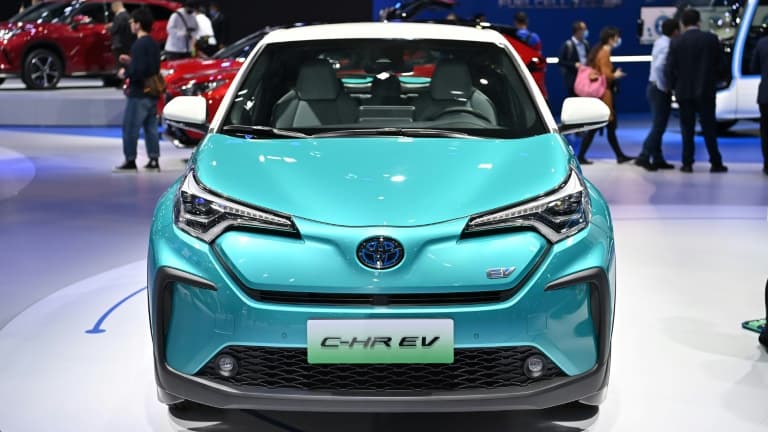 La voiture électrique Toyota C-HR EV au salon automobile de Shanghai, le 19 avril 2021