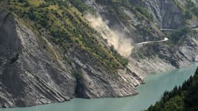 Entre 100.000 et 800.000 m3 de roches vont se détacher de la montagne. 