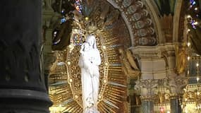 La Vierge va retrouver sa couronne à Fourvière.