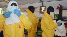 Des médecins de MSF à Conakry, le 28 juin 2014.