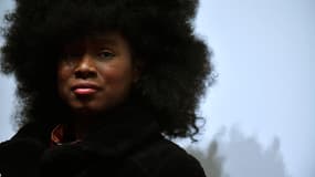 Assa Traoré, sœur d'Adama Traoré, le 16 décembre 2022 lors d'une marche du mouvement "Révolution Permanente" à Paris