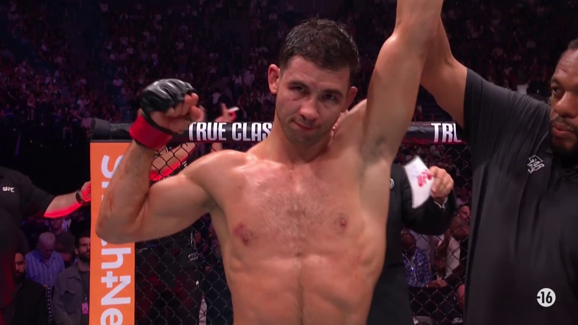 Axel Sola a réussi ses débuts à l'UFC lors de l'UFC Paris, 6 septembre 2025 Axel Sola a réussi ses débuts à l'UFC lors de l'UFC Paris, 6 septembre 2025