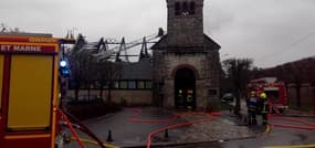 Incendie d'une église à Veneux-les-Sablons - Témoins BFMTV