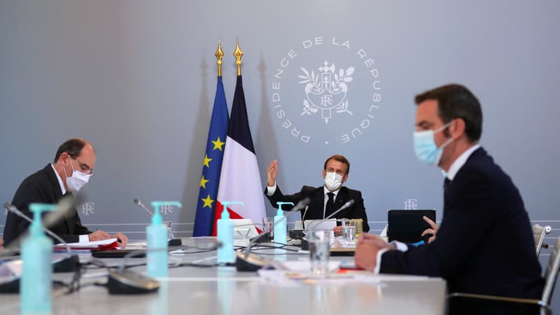 Emmanuel Macron, Jean Castex et Olivier Véran lors d'un Conseil de défense à l'Élysée le 12 novembre 2020.