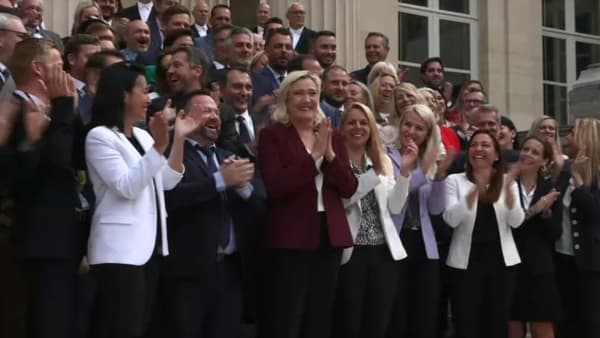 Marine Le Pen et ses députés le 22 juin 2022. 