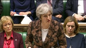 Ex-espion russe empoisonné: "Il est très probable que la Russie soit responsable", dit Theresa May