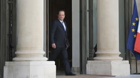 François Hollande souhaite aussi éviter les "sorties sèches" sans accompagnement ni surveillance de prison.