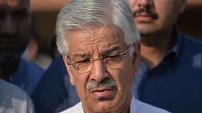 Khawaja Asif, le ministre de la Défense pakistanais, piégé par un faux article sur une menace nucléaire. 