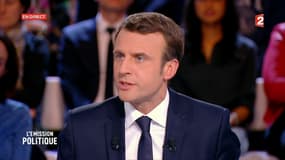 Emmanuel Macron sur le plateau de l'Emission politique, jeudi 6 avril.