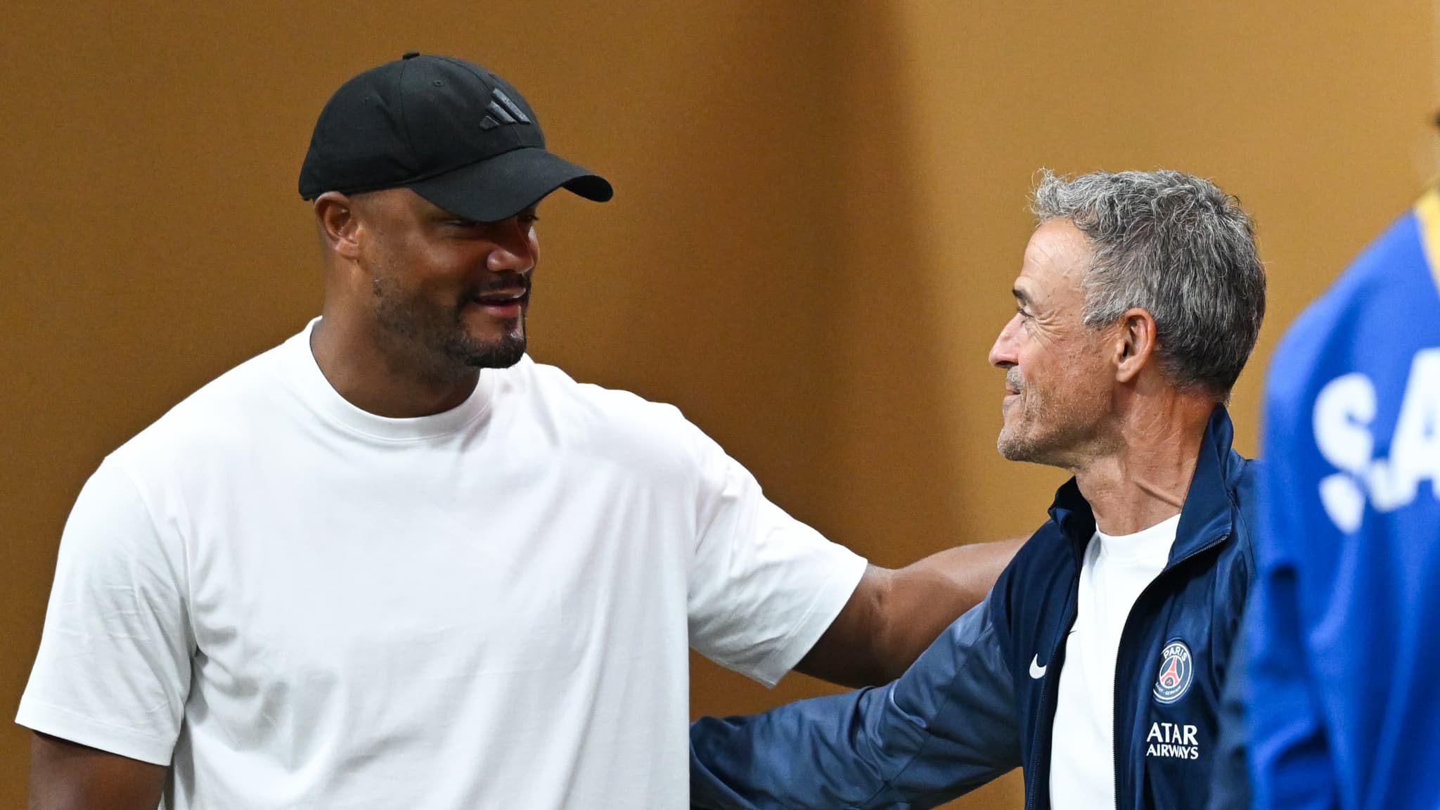 "Ce n'est pas facile de changer tant de choses": Kompany salue le travail "révolutionnaire" de Luis Enrique au PSG