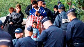 La police a procédé mercredi matin à la dernière opération d'évacuation et à la "fermeture complète" du plus grand camp de Roms de la métropole lilloise