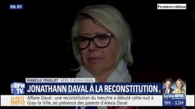 "Peut-être qu'en nous voyant il pourra parler davantage." La mère d'Alexia Daval, très émue lors de la reconstitution du meurtre 