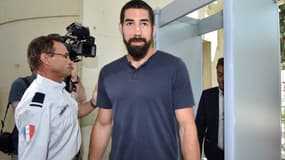 Nikola Karabatic lundi à Montpellier pour le premier jour du procès sur les paris suspects.