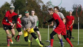 Match de quidditch, dans le bois de Vincennes, à Paris.