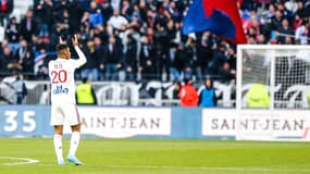 Tetê salue le public lyonnais, déjà sous le charme