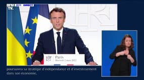 Emmanuel Macron: "La guerre en Europe n'appartient plus à nos livres d'Histoire ou à nos livres d'école, elle est là, sous nos yeux"